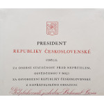Dekret - Československá medaile " Za chrabrost " , podpis gen. B.Boček