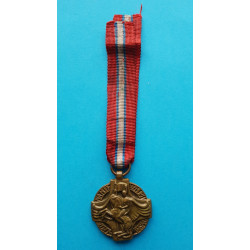Závěsná fraková miniatura na stužce - Československá revoluční medaile s podpisem - 3. varianta závěsného ouška