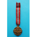 Závěsná fraková miniatura na stužce - Československá revoluční medaile s podpisem - 3. varianta závěsného ouška