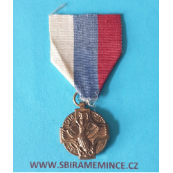 Závěsná fraková miniatura - Československá revoluční medaile s podpisem - 3. varianta závěsného ouška