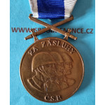Čs vojenská medaile Za zásluhy II. stupně - bronzová - Pražské vydání z roku 1945-1947 v orig. etui - VARIANTA v mečovém převýšení - VZÁCNÉ
