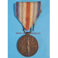 Československá medaile Za vítězství - Mezispojenecká medaile Vítězství - s podpisem medailéra - varianta tmavý kov - ouško soudečkové úzké 