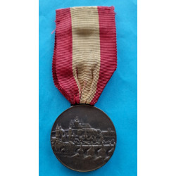 Pamětní medaile I. sboru vojenských záložníků ČSR v Praze z roku 1959 - varianta třmínkové ouško