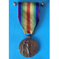 Československá medaile Za vítězství - Mezispojenecká medaile Vítězství na čince - varianta bez podpisu - padělek zn. LA - Alexander Leisek - vzácné