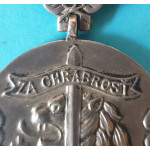 Československá medaile Za chrabrost před nepřítelem - II. Pražské vydání 1945-47 v orig. etui - varianta c-3 - slovenský nápis - bílý kov