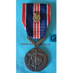 Československá medaile Za chrabrost před nepřítelem - II. Pražské vydání 1945-47 v orig. etui - varianta c-2 - český nápis - miniatura na stuze