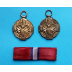 Závěsné frakové miniatury - Československá revoluční medaile s podpisem - 3. varianta závěsného ouška - světlá a tmavá