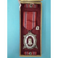 DOK IV. Stříbrný čestný odznak - IV. stupeň  “čestný člen” 2 třída 1945-49 v orig. etui - za civilní zásluhy