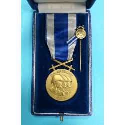 Československá vojenská medaile Za zásluhy II. stupně v orig. etui - Pražské vydání