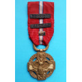 Československá revoluční medaile - s podpisem AB - vydání z let 1920-1938 - Ruské legie - štítky ZBOROV , BACHMAČ a  „8“