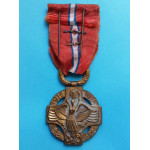 Československá revoluční medaile - s podpisem AB - vydání z let 1920-1938 v orig. etui - Italské legie - štítky  „31“ a „39“ - var. těžká světlá