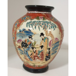 Porcelánová váza s čínským motivem 