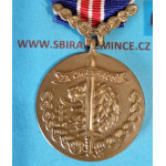 Československá medaile Za chrabrost před nepřítelem - II. Pražské vydání 1945-47 - slovenský nápis - varianta c-1