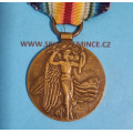 Československá medaile Za vítězství - Mezispojenecká medaile Vítězství s podpisem medailéra - ouško válcové